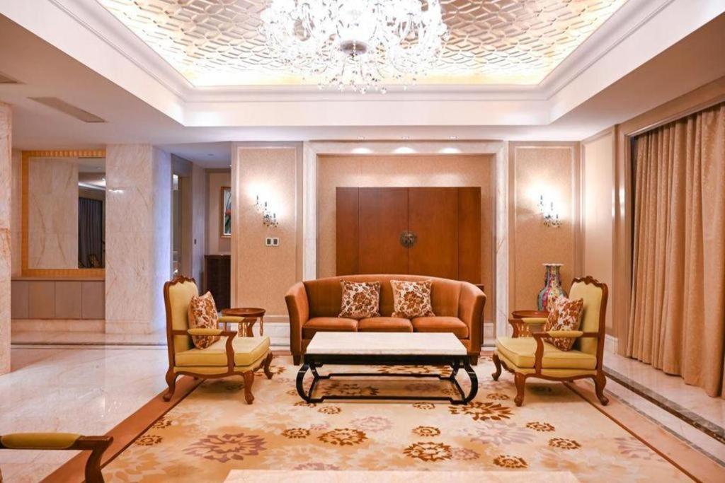 Royal Tulip Hotel Zhujiajiao Shanghai Exterior photo