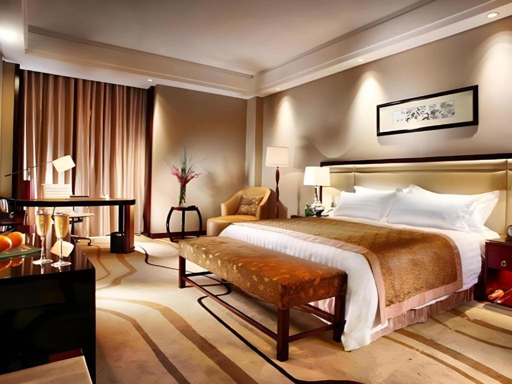 Royal Tulip Hotel Zhujiajiao Shanghai Exterior photo