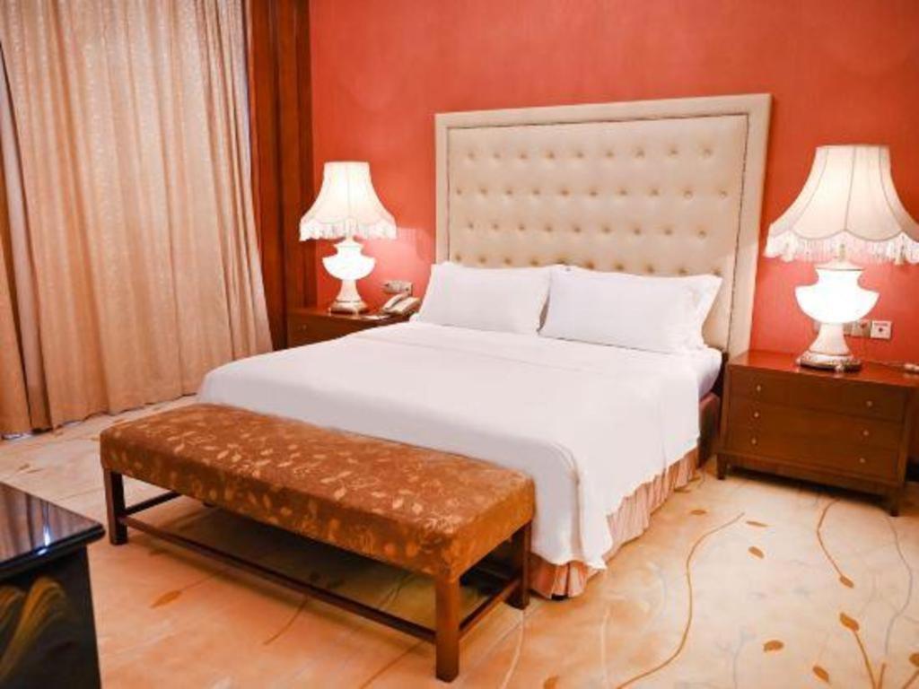 Royal Tulip Hotel Zhujiajiao Shanghai Exterior photo