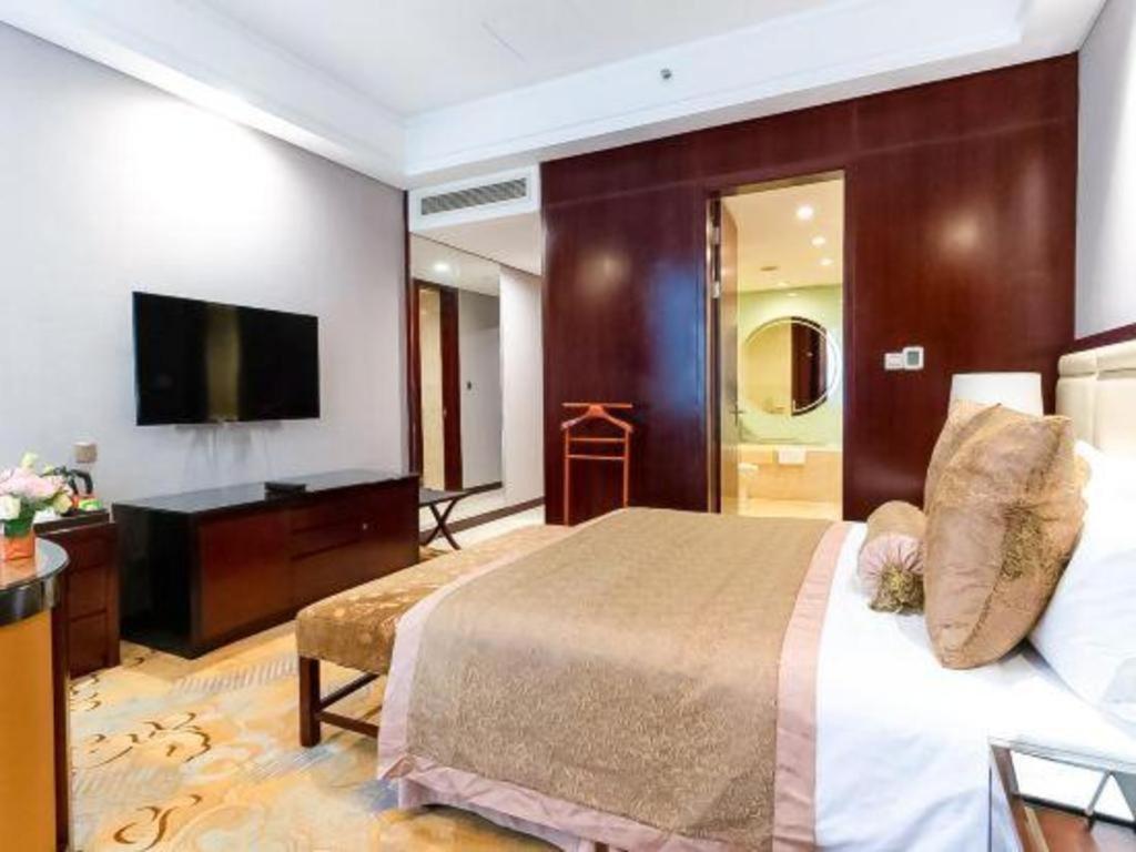 Royal Tulip Hotel Zhujiajiao Shanghai Exterior photo