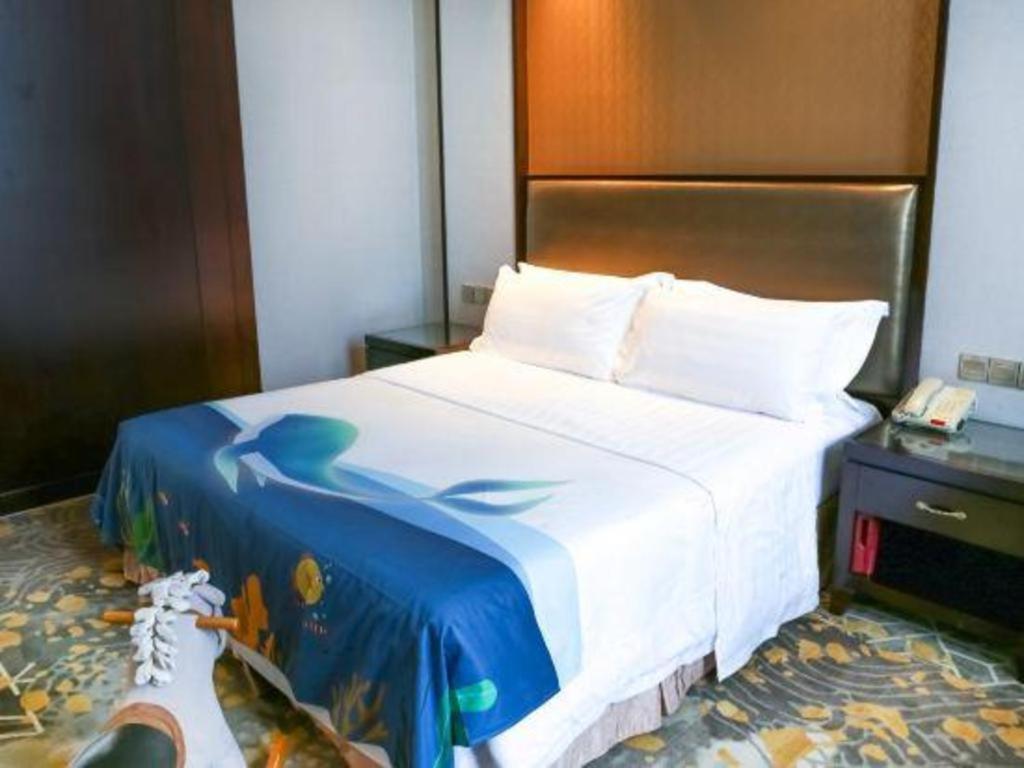 Royal Tulip Hotel Zhujiajiao Shanghai Exterior photo