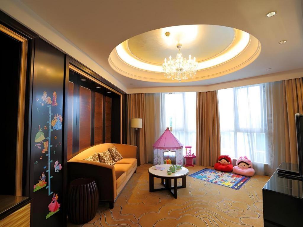 Royal Tulip Hotel Zhujiajiao Shanghai Exterior photo