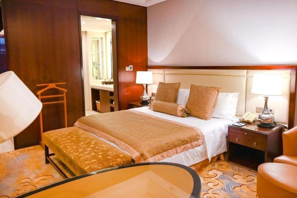 Royal Tulip Hotel Zhujiajiao Shanghai Exterior photo