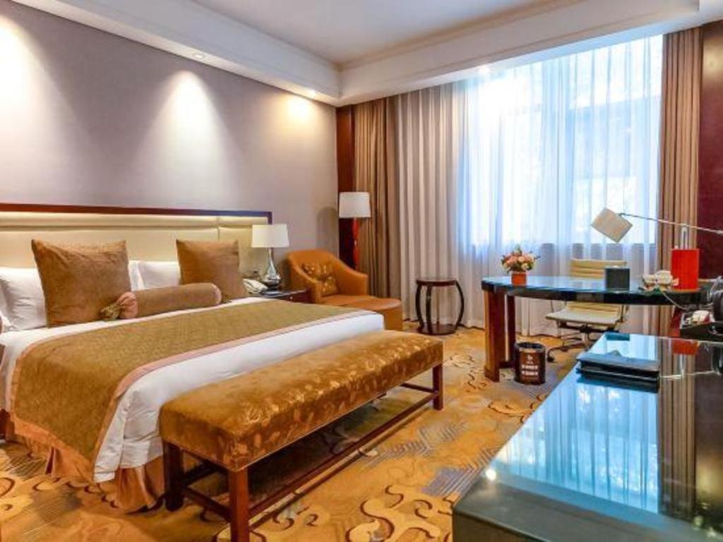Royal Tulip Hotel Zhujiajiao Shanghai Exterior photo
