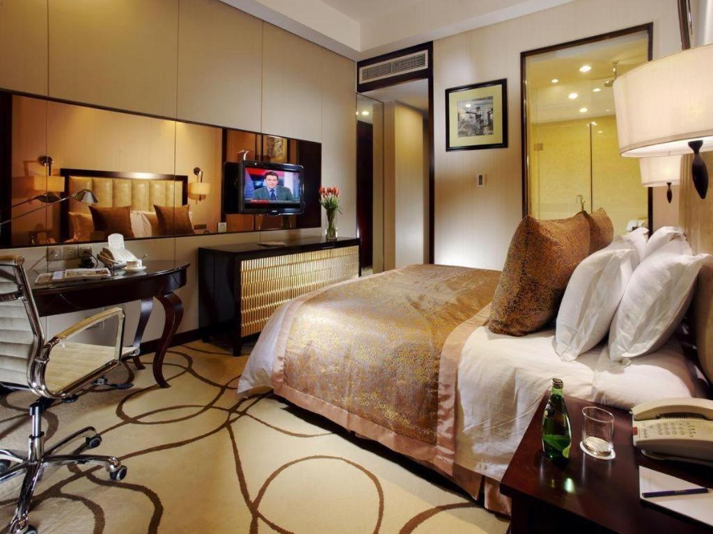 Royal Tulip Hotel Zhujiajiao Shanghai Exterior photo