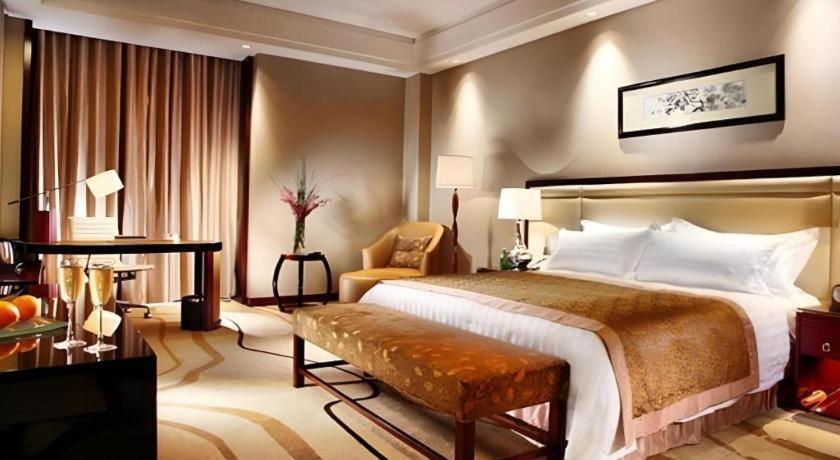 Royal Tulip Hotel Zhujiajiao Shanghai Exterior photo