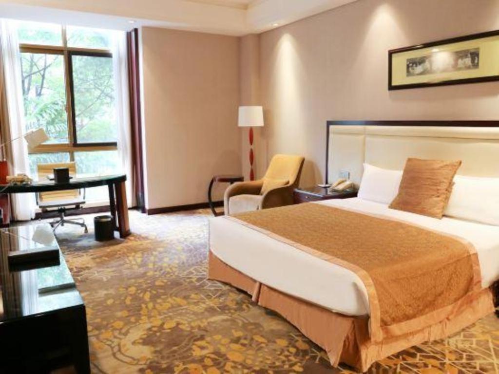 Royal Tulip Hotel Zhujiajiao Shanghai Exterior photo